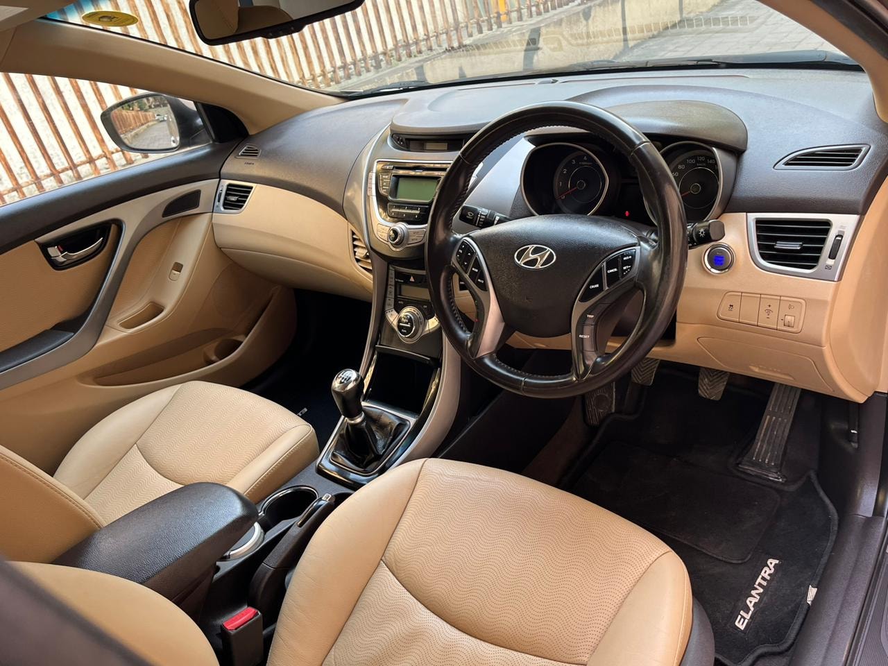 Elantra image 12 Elantra image 12