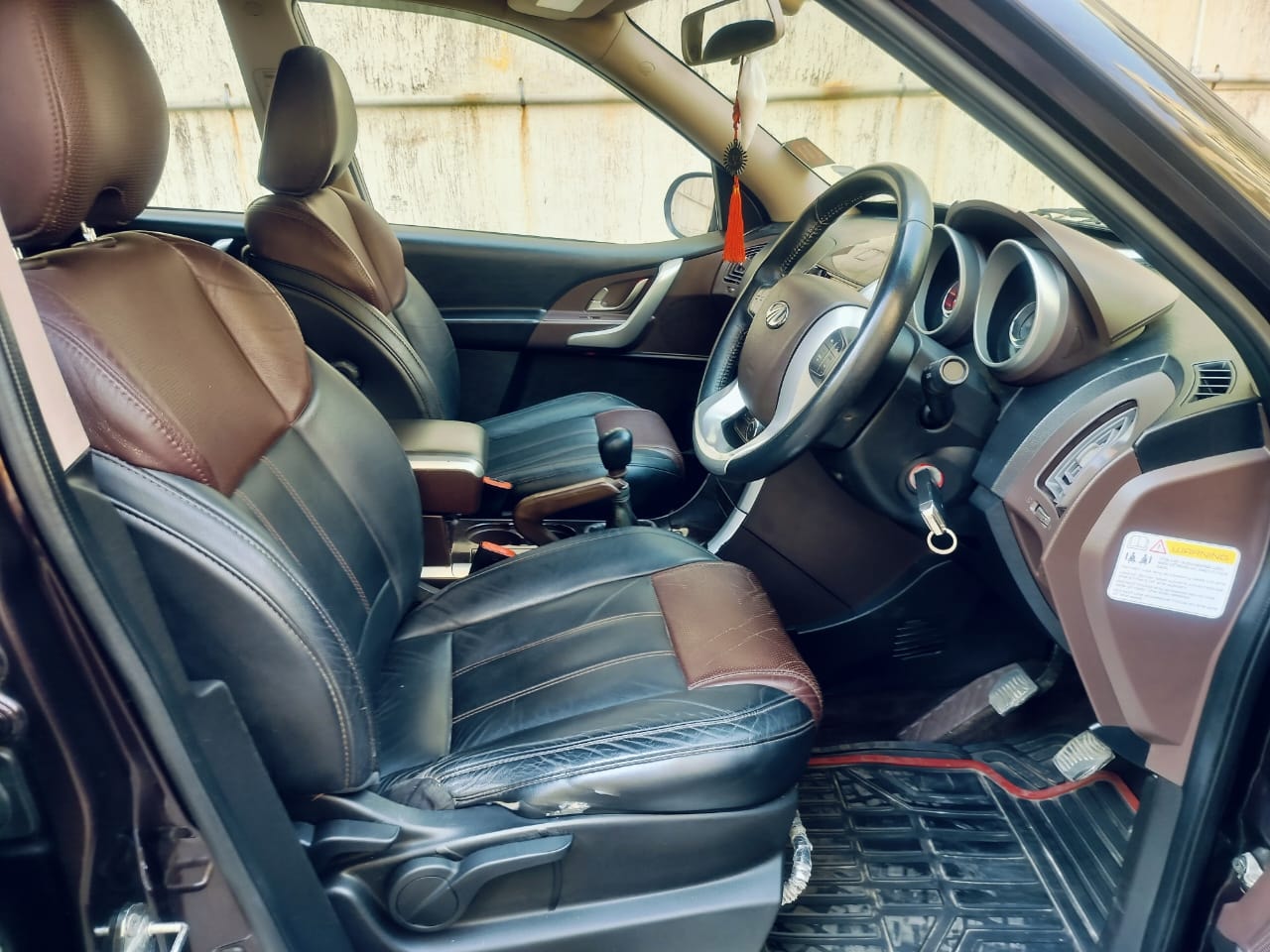 XUV500 image 13 XUV500 image 13