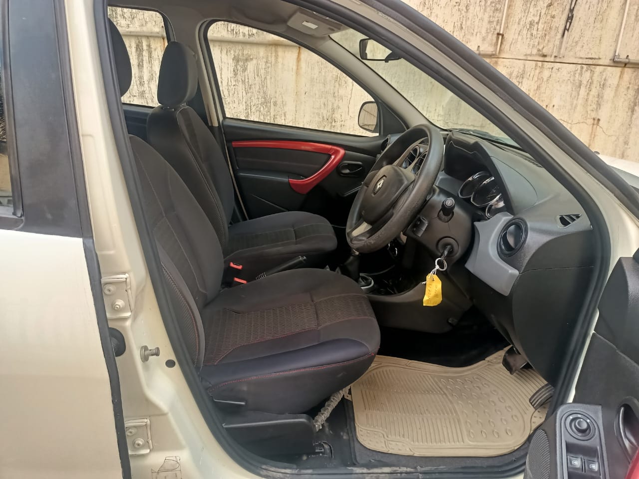 Duster image 13 Duster image 13