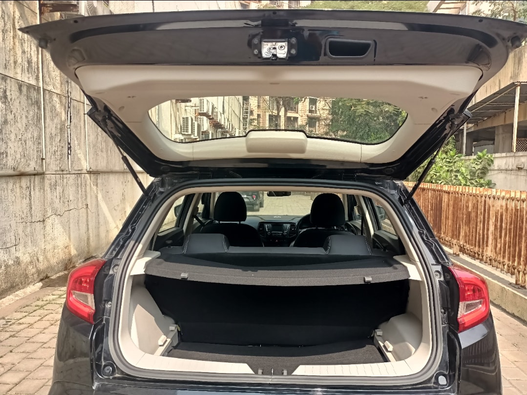 XUV300 image 9 XUV300 image 9