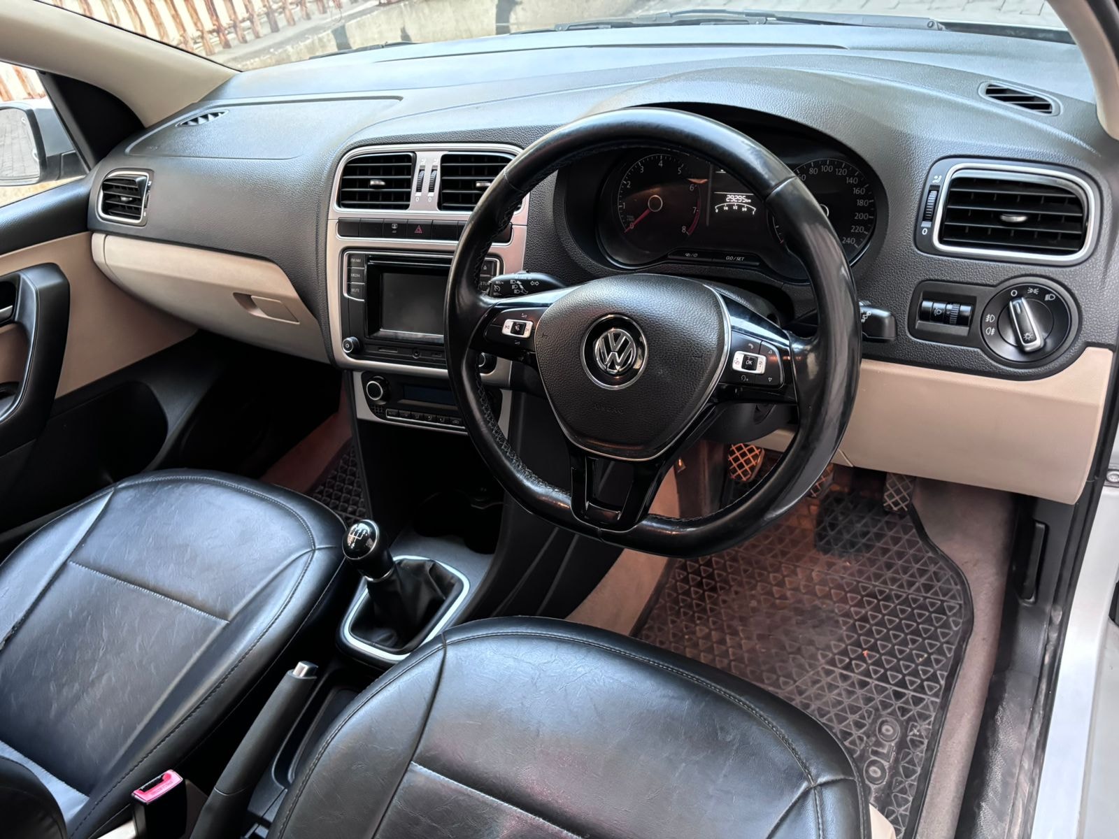 Polo image 12 Polo image 12