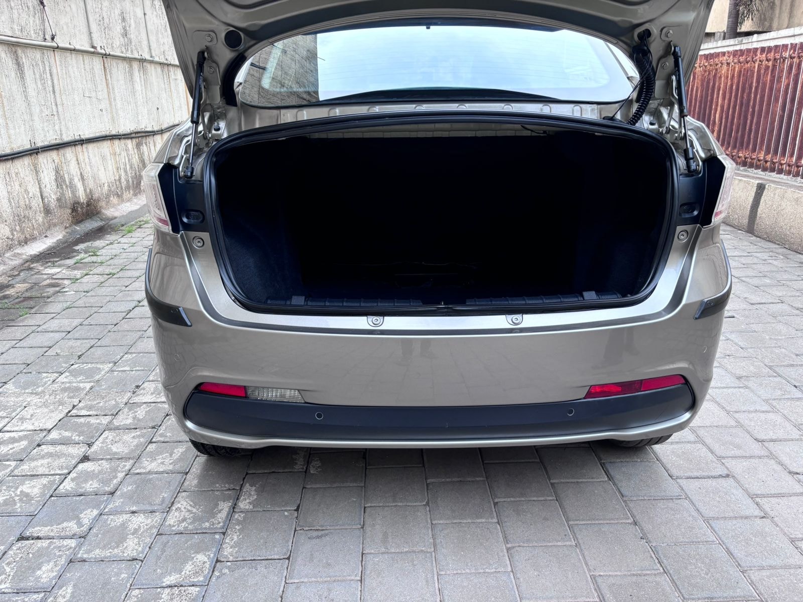 Tigor image 3 Tigor image 3