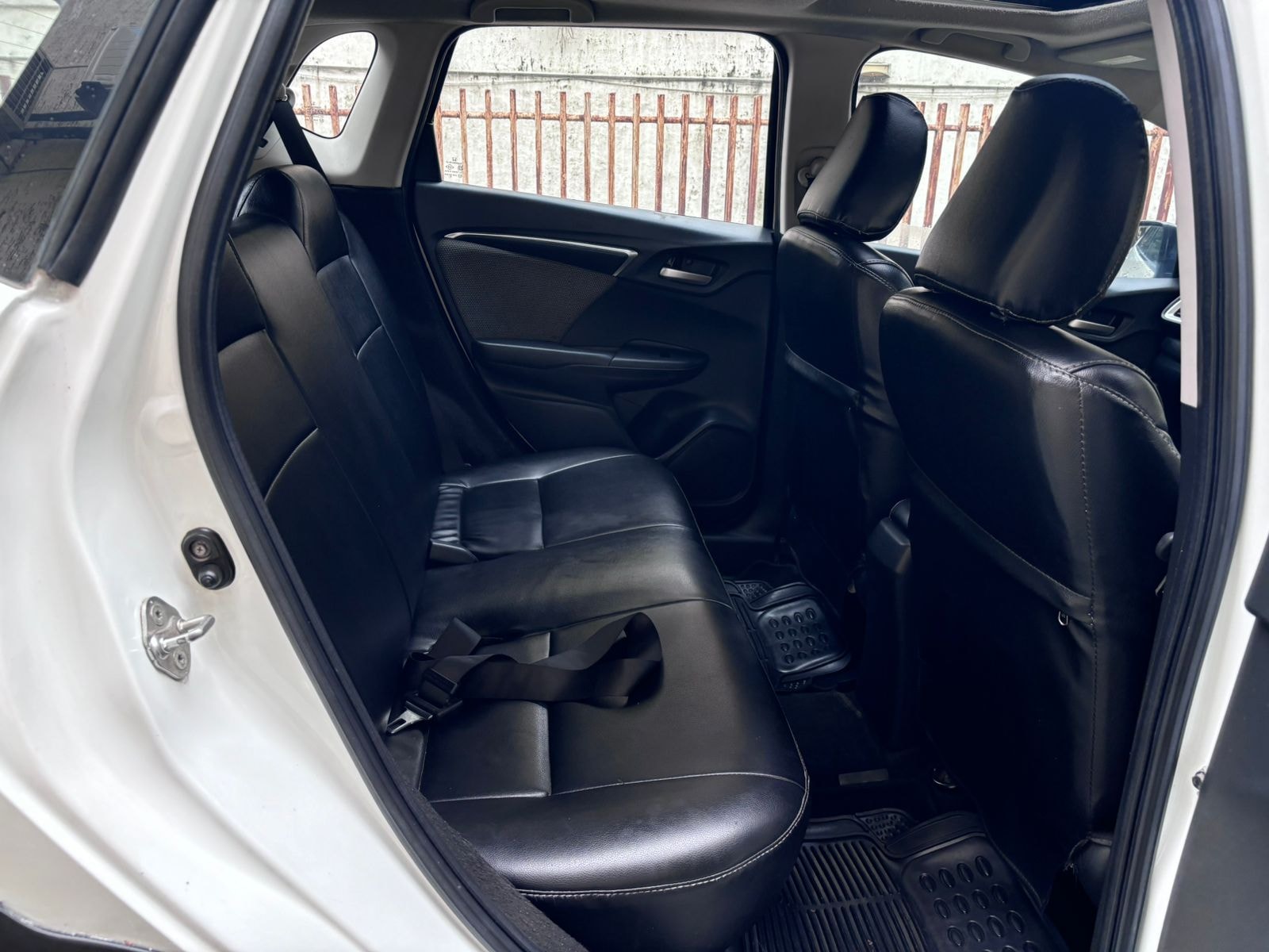 WR-V image 14 WR-V image 14