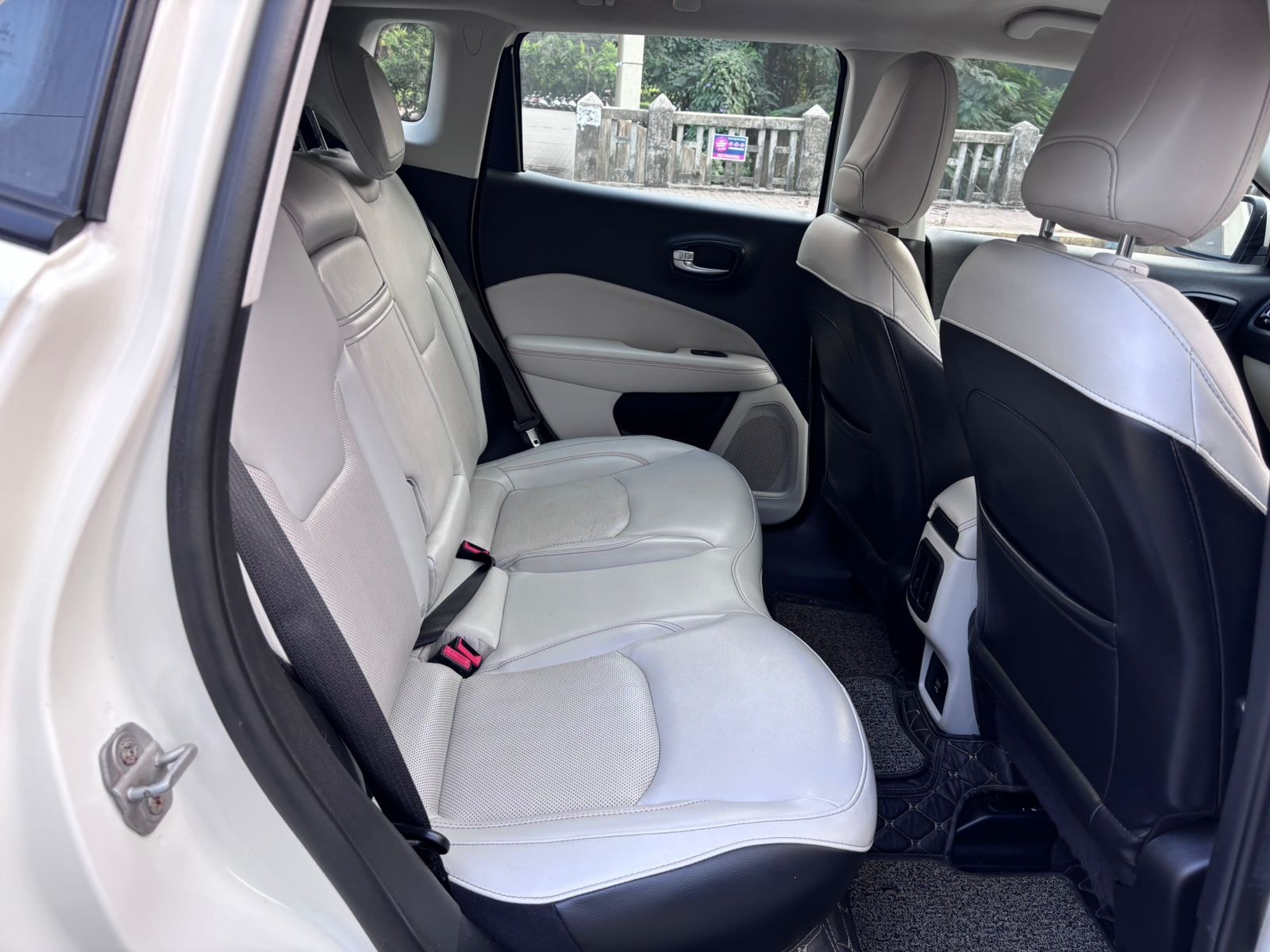 Compass image 14 Compass image 14