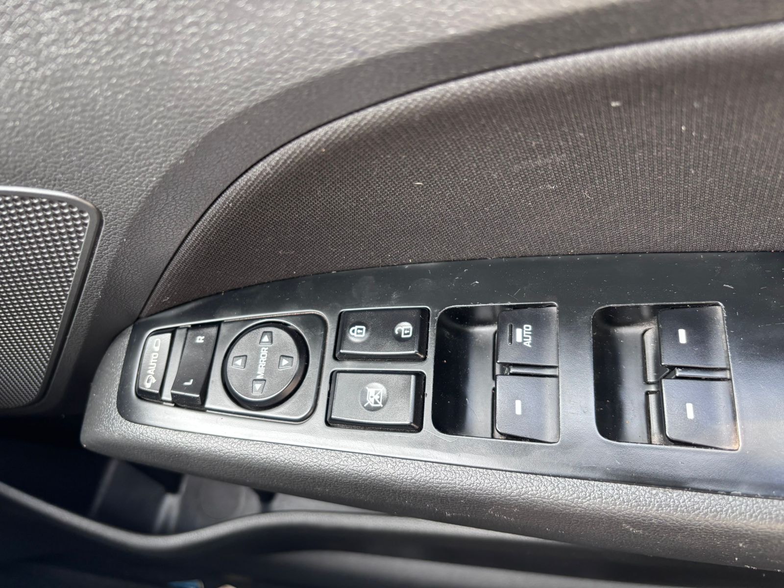 Elantra image 15 Elantra image 15