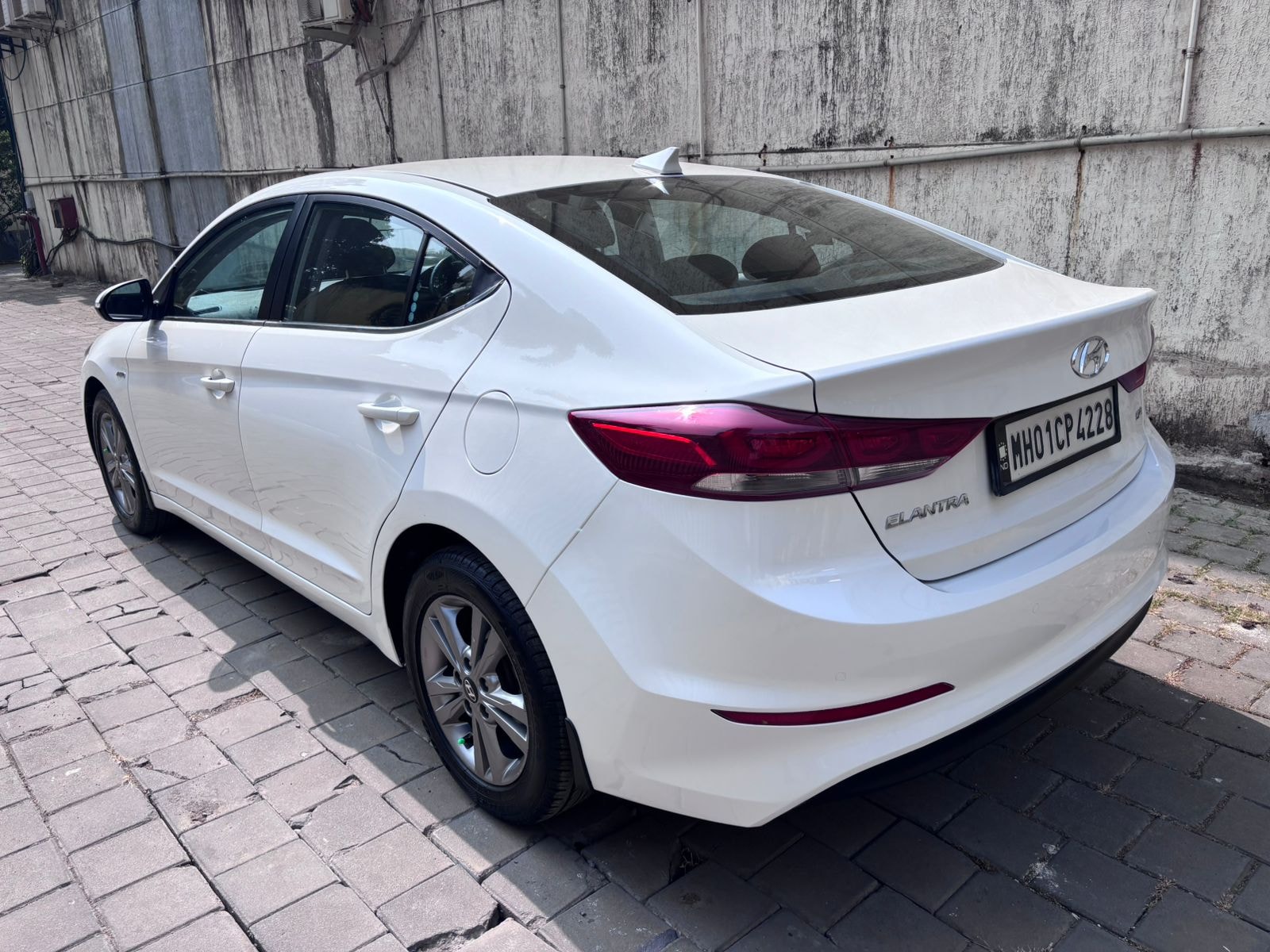 Elantra image 2 Elantra image 2