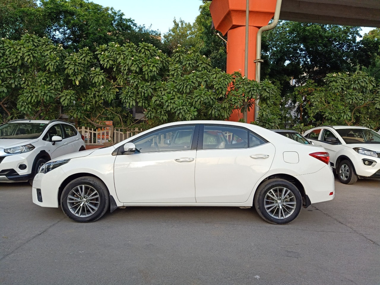 Corolla Altis image 4 Corolla Altis image 4