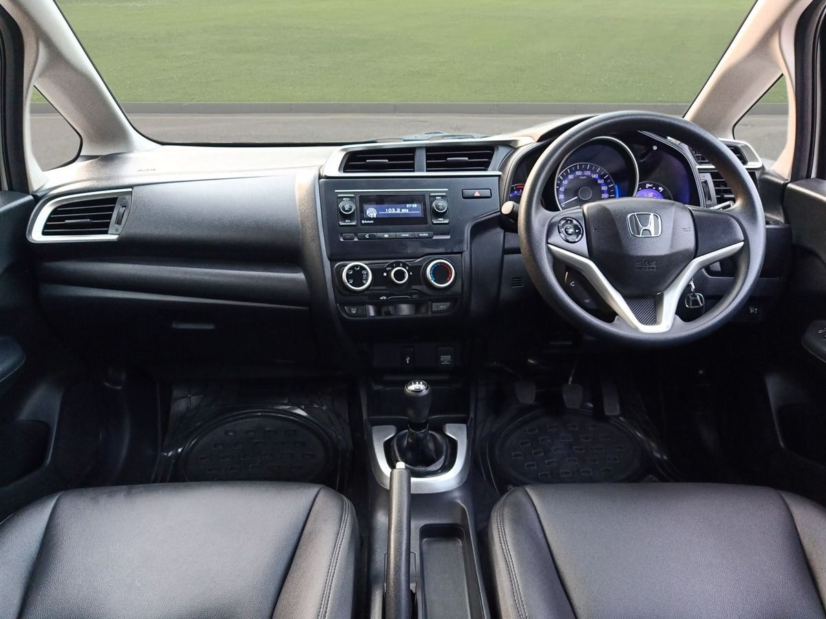 WR-V image 12 WR-V image 12