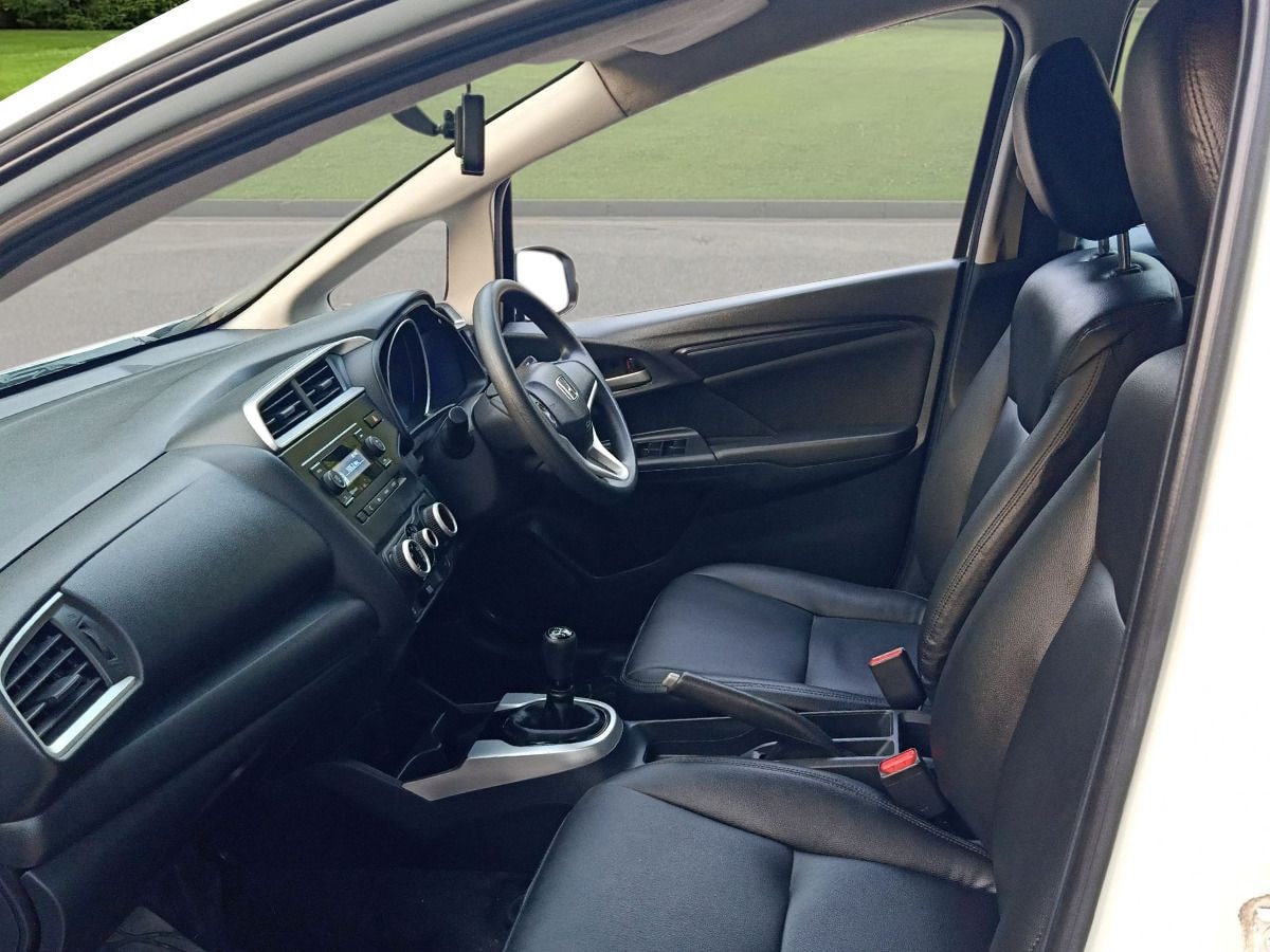 WR-V image 16 WR-V image 16