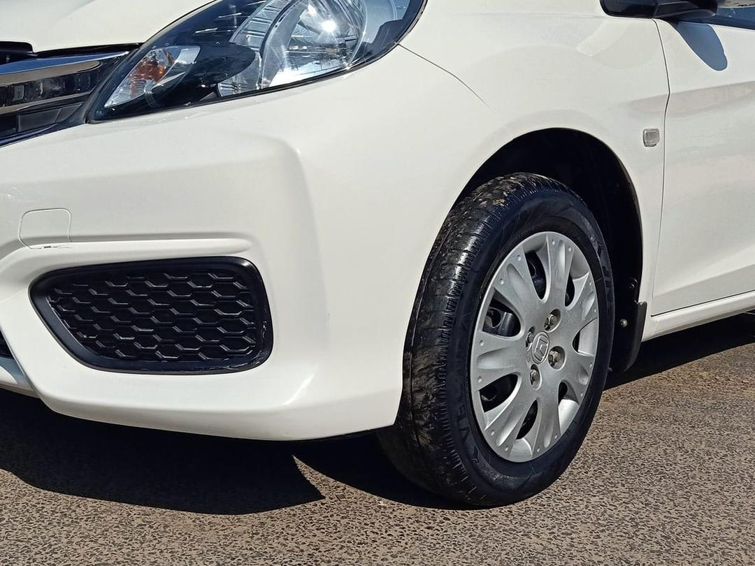 2016 Honda Amaze VX CVT Petrol BS IV Wheels Tyres 