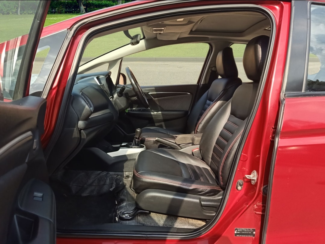 WR-V image 16 WR-V image 16