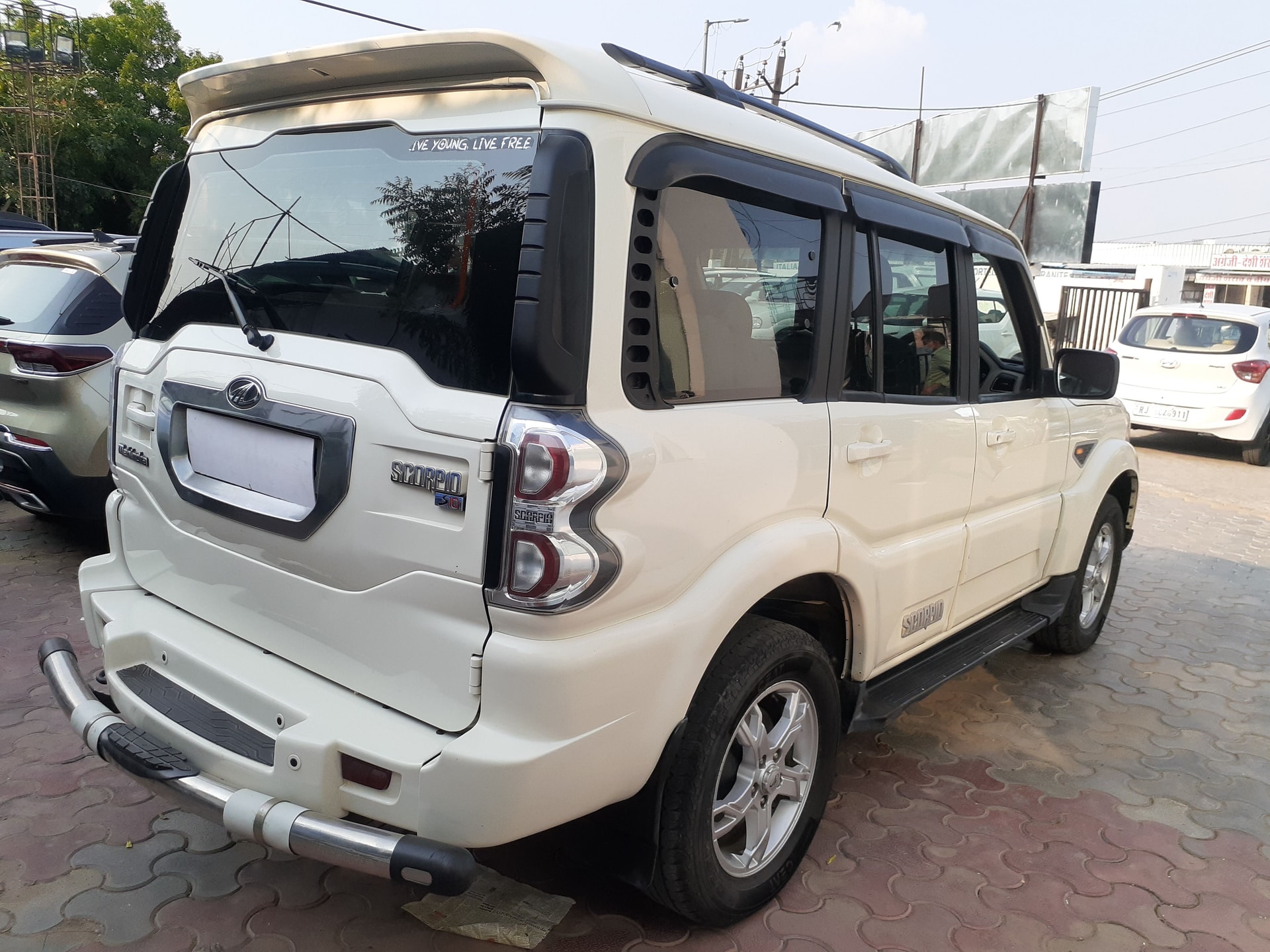 Scorpio image 12 Scorpio image 12