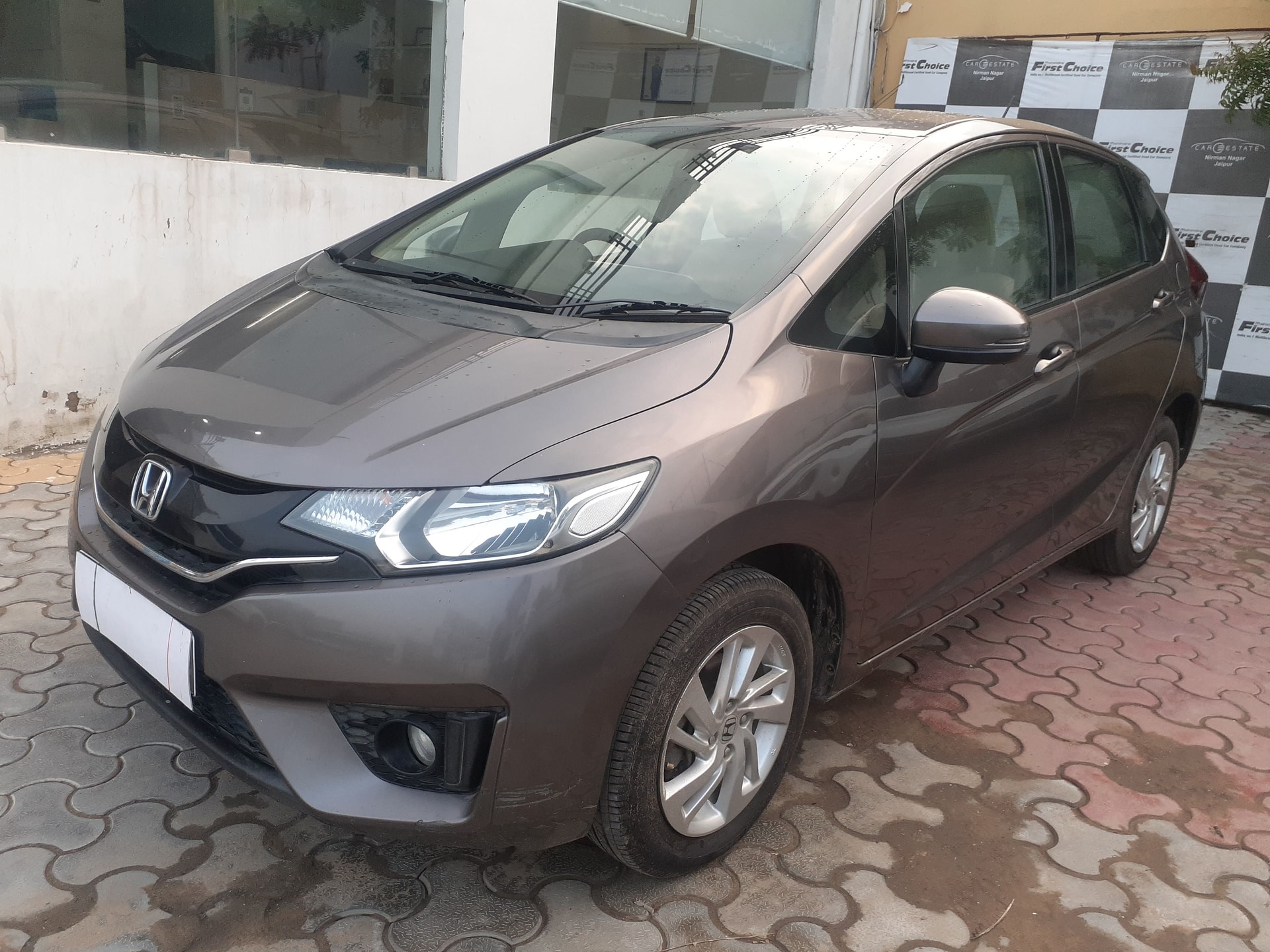 Jazz image 1 Jazz image 1