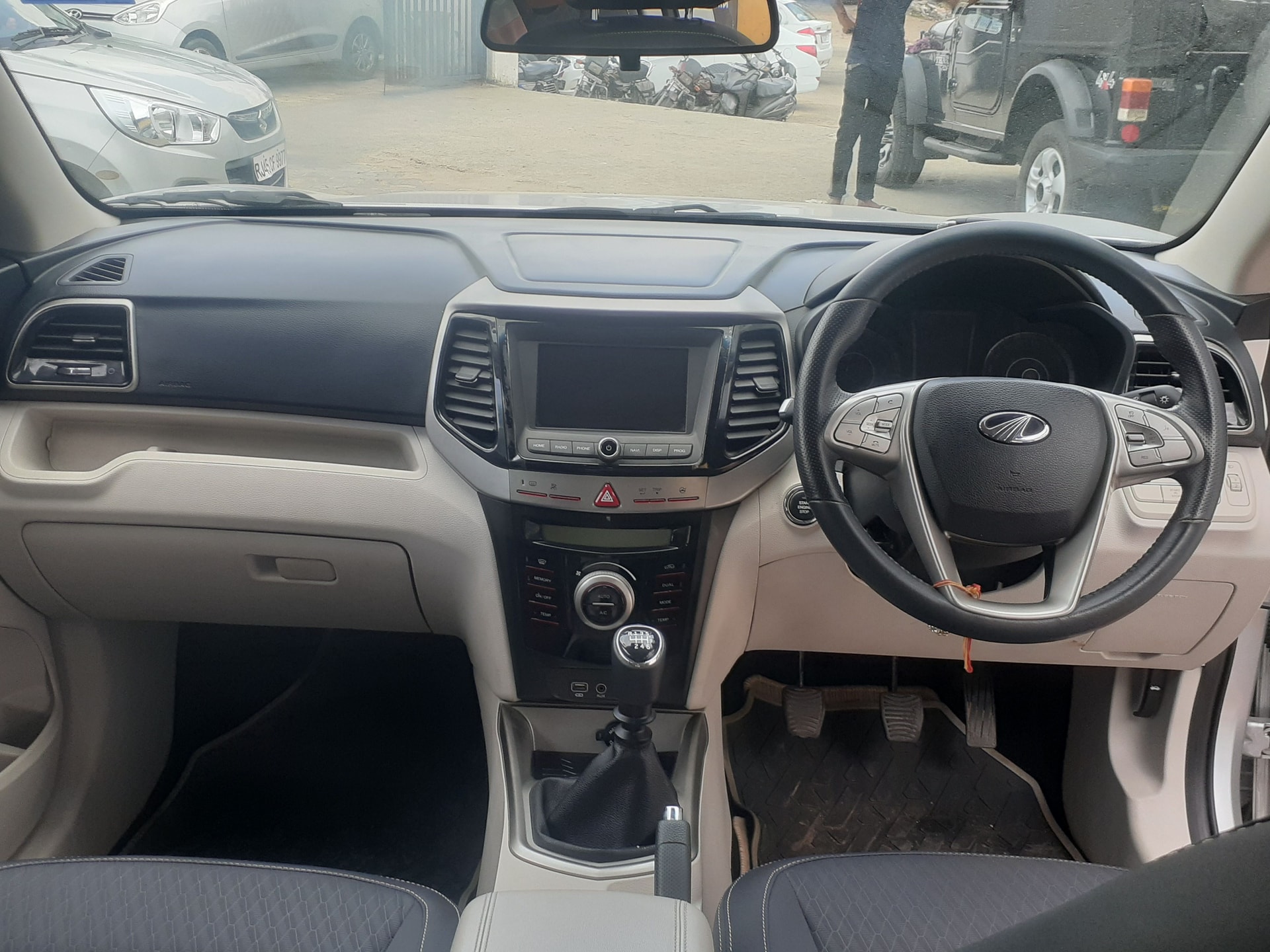 XUV300 image 4 XUV300 image 4