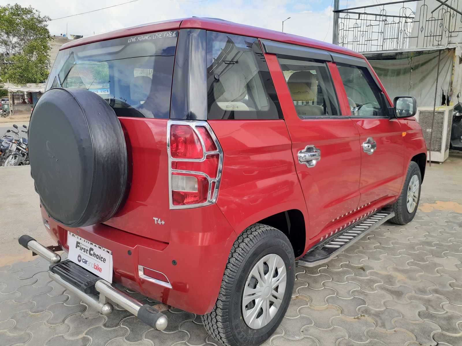 TUV300 image 6 TUV300 image 6