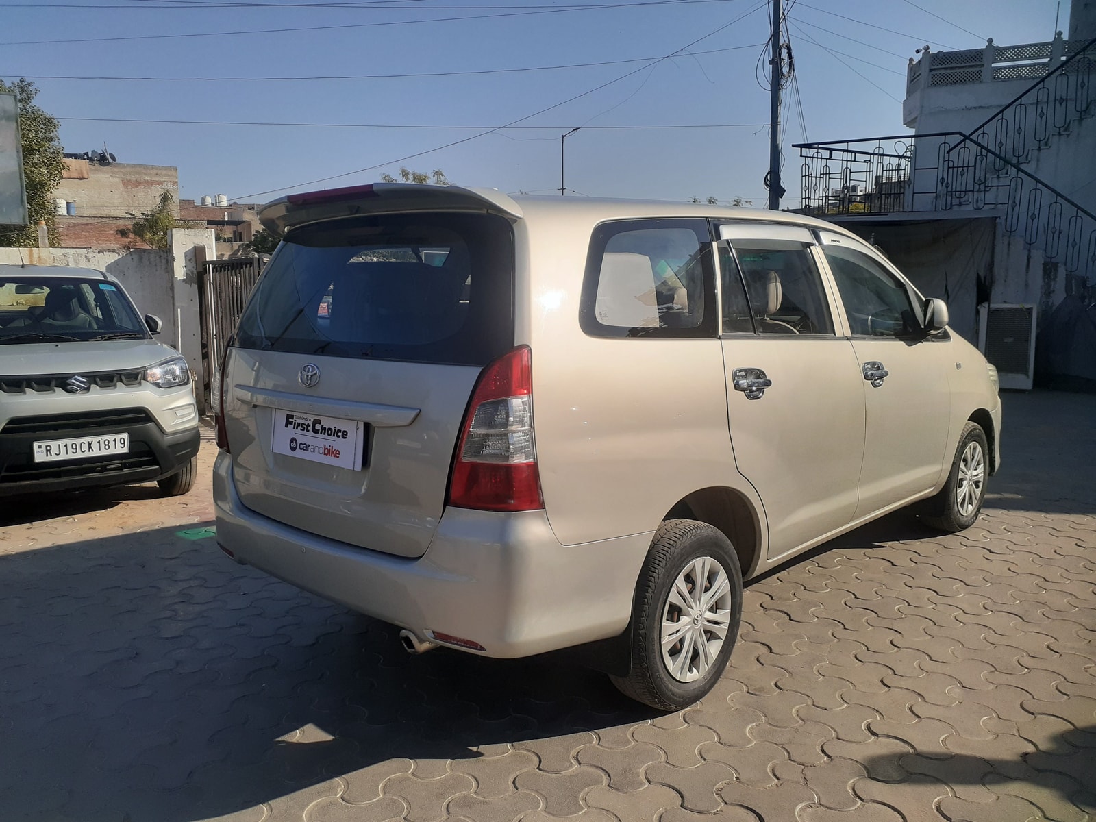 Innova image 5 Innova image 5