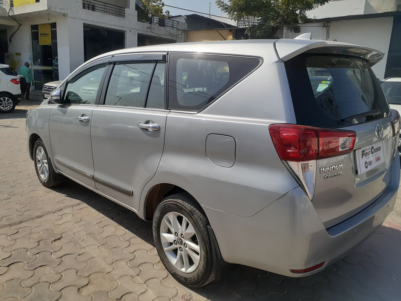 Innova Crysta image 3 Innova Crysta image 3