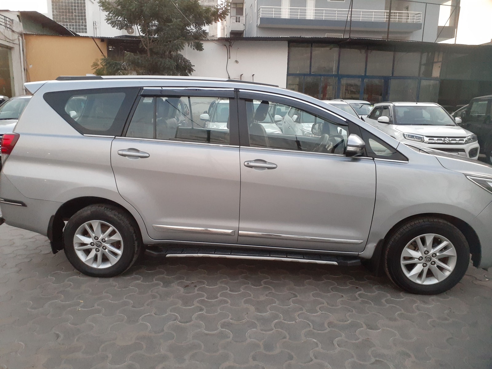 Innova Crysta image 6 Innova Crysta image 6