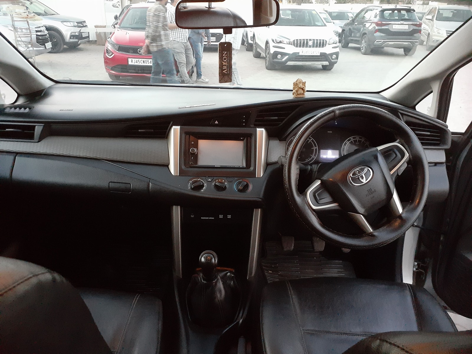 Innova Crysta image 12 Innova Crysta image 12