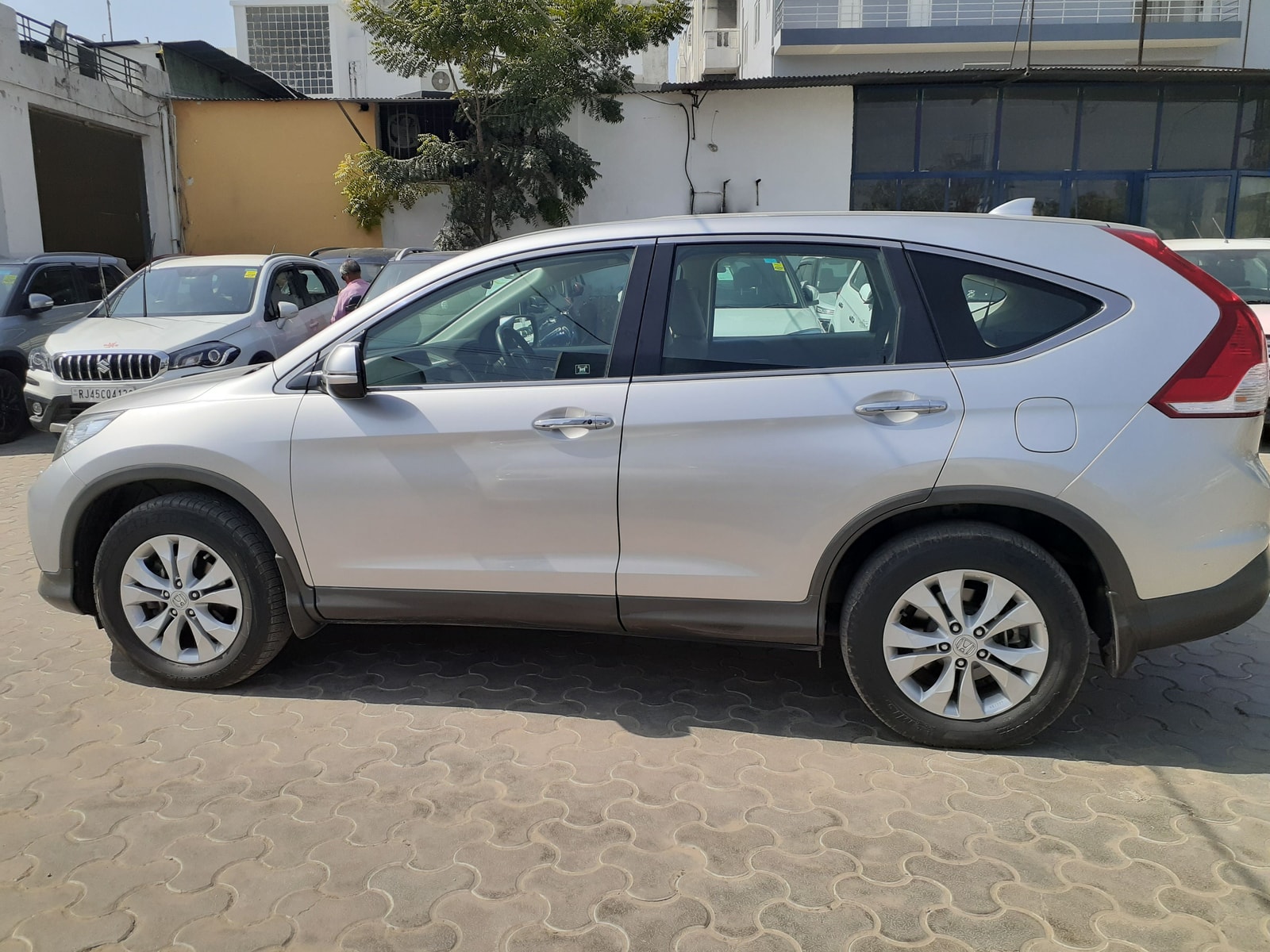 CR-V image 2 CR-V image 2