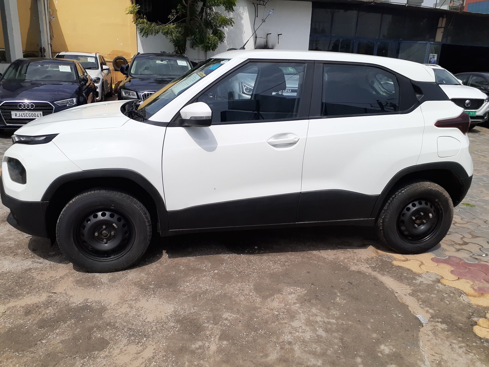 Punch image 13 Punch image 13