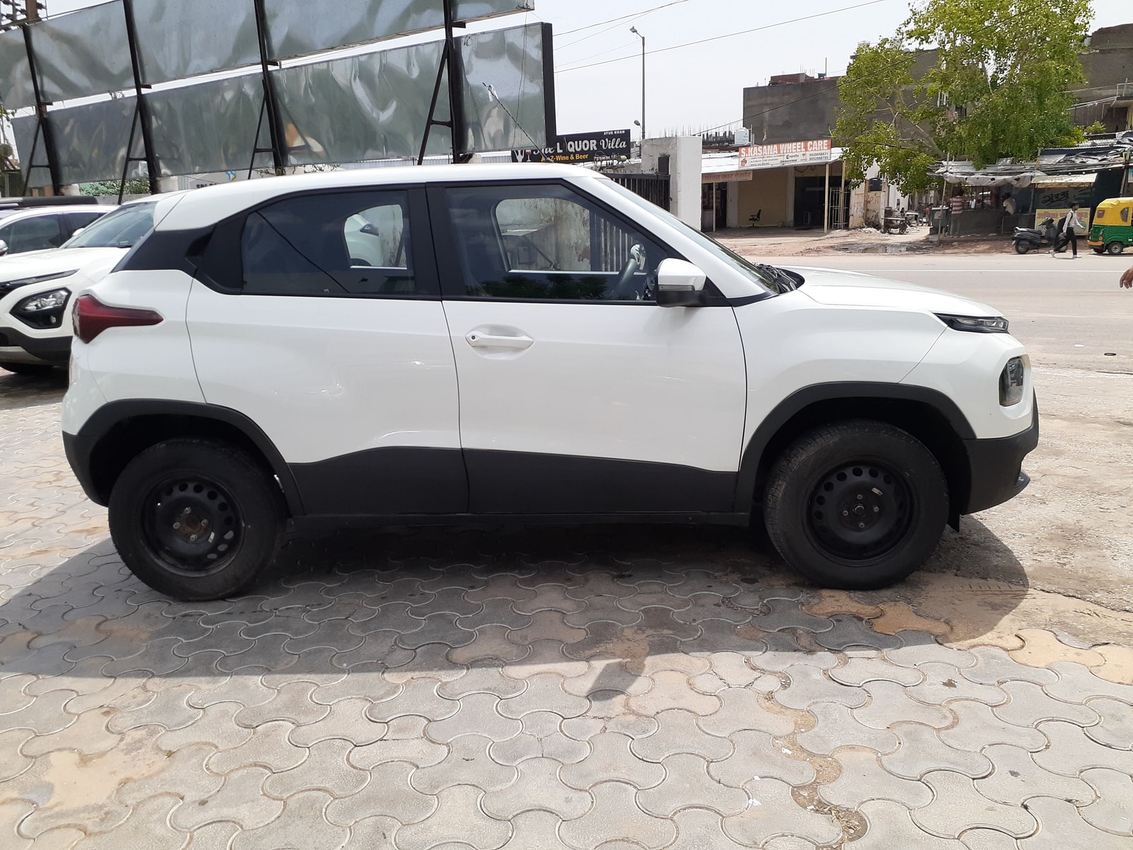 Punch image 4 Punch image 4