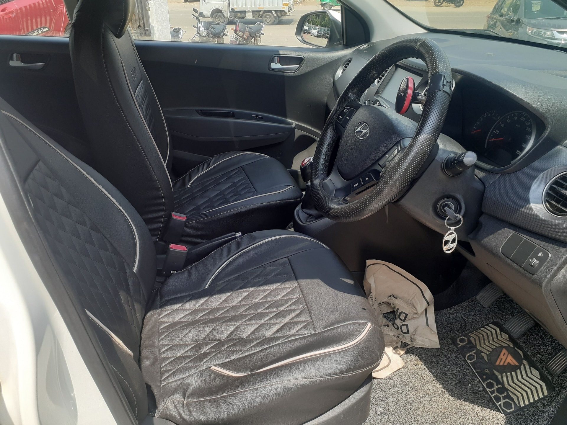 Grand i10 image 16 Grand i10 image 16