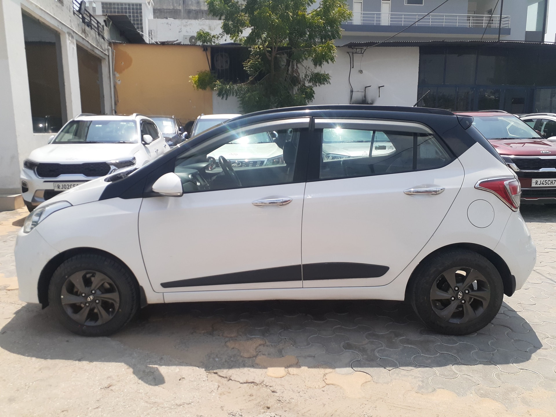 Grand i10 image 2 Grand i10 image 2