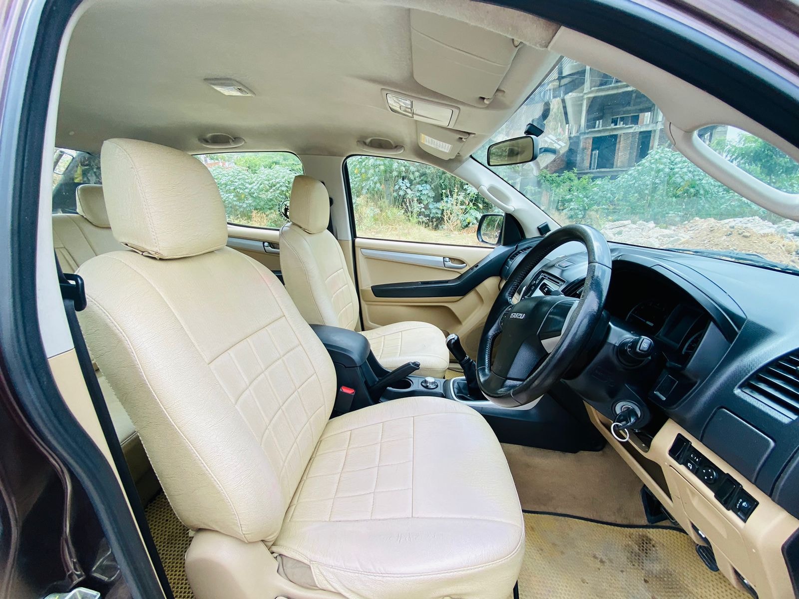 D-Max V-Cross image 16 D-Max V-Cross image 16