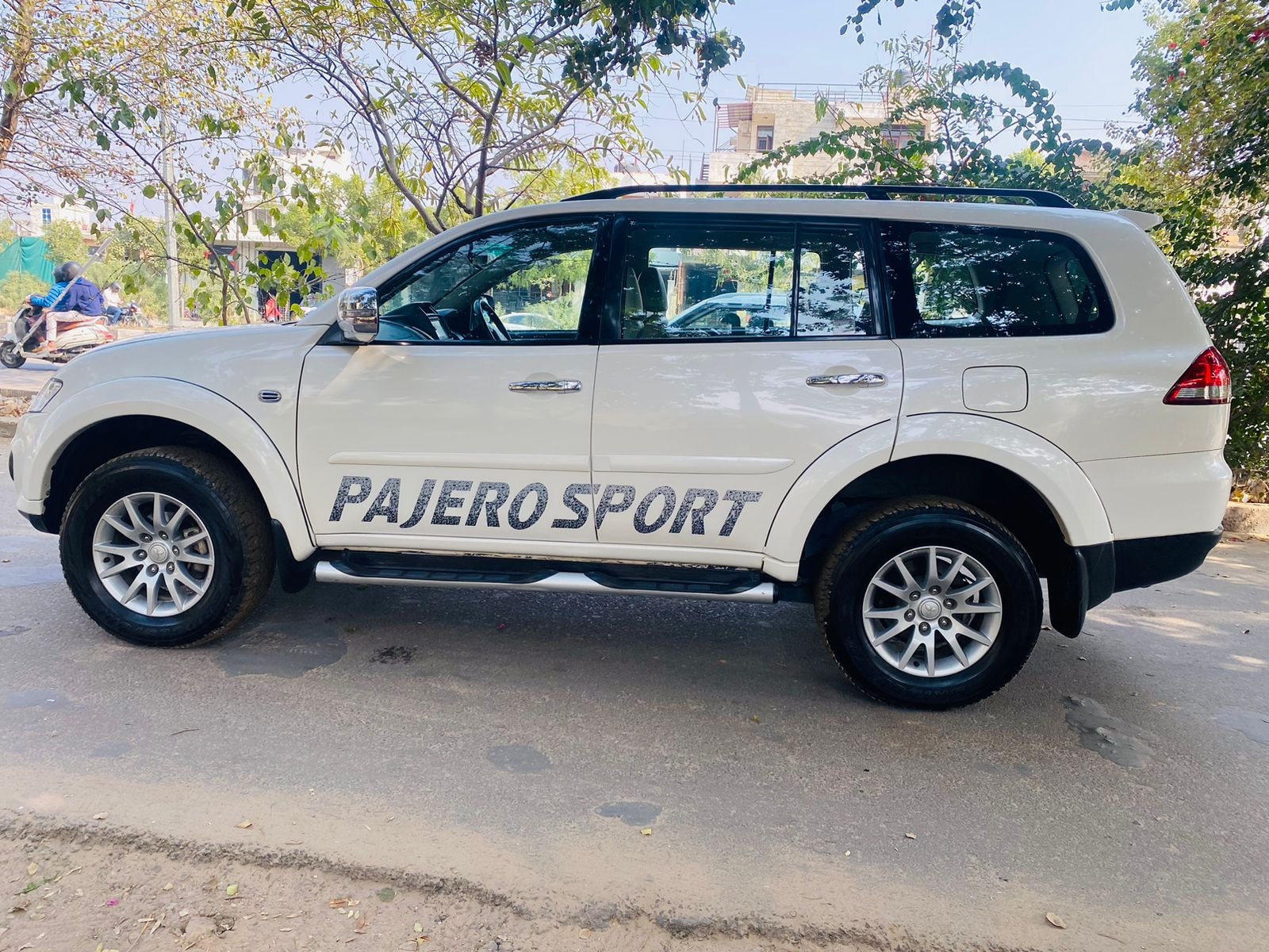Pajero Sport image 2 Pajero Sport image 2