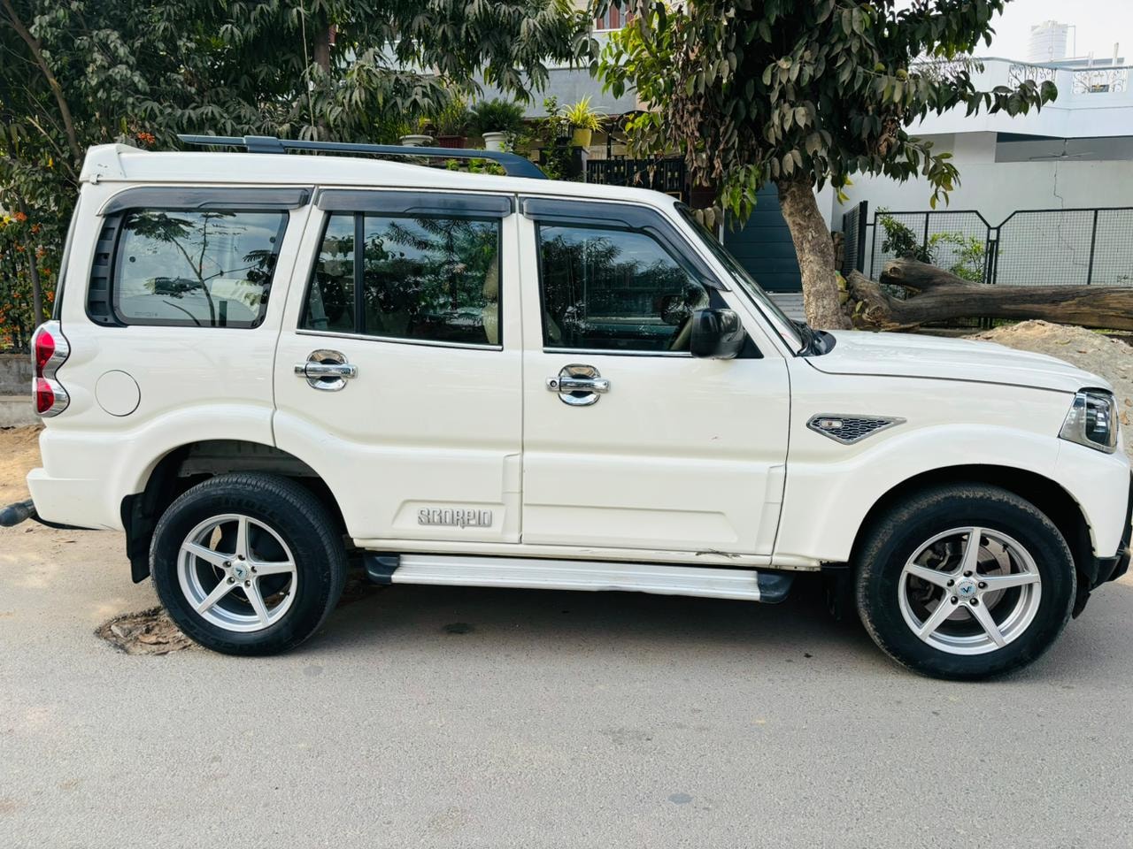 Scorpio image 6 Scorpio image 6