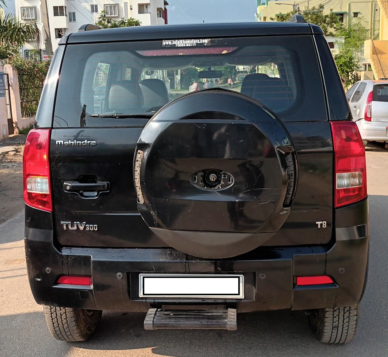 TUV300 image 2 TUV300 image 2