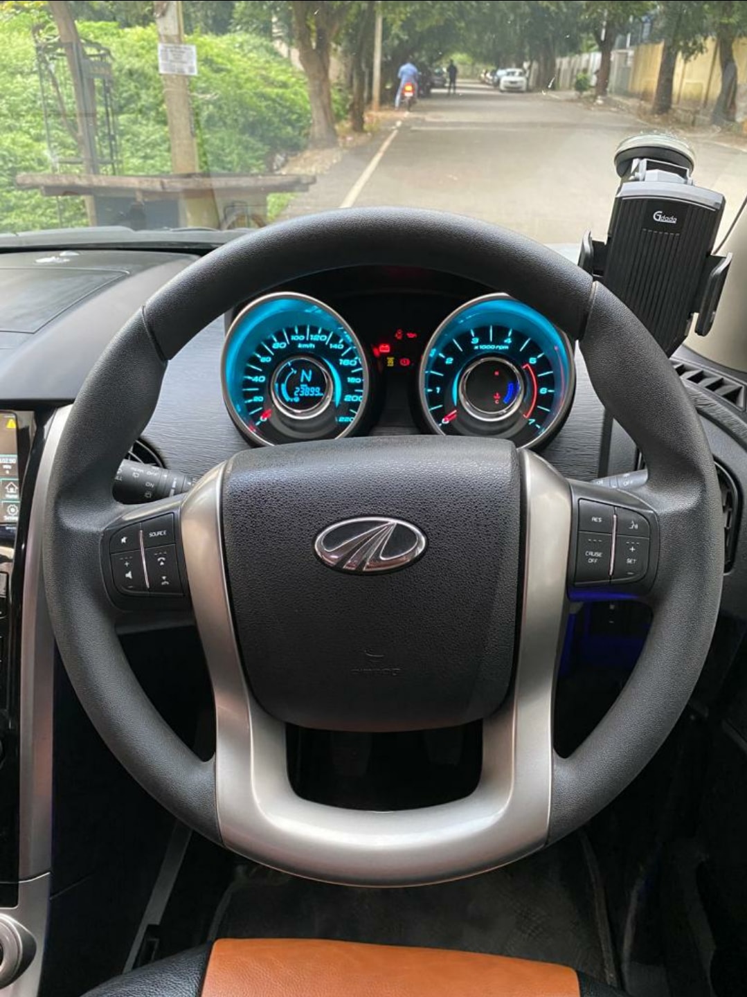 XUV500 image 15 XUV500 image 15