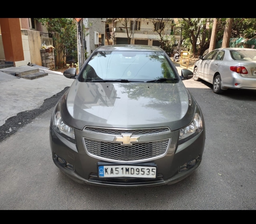 Cruze image 2 Cruze image 2