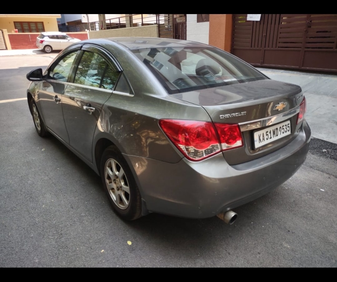 Cruze image 4 Cruze image 4