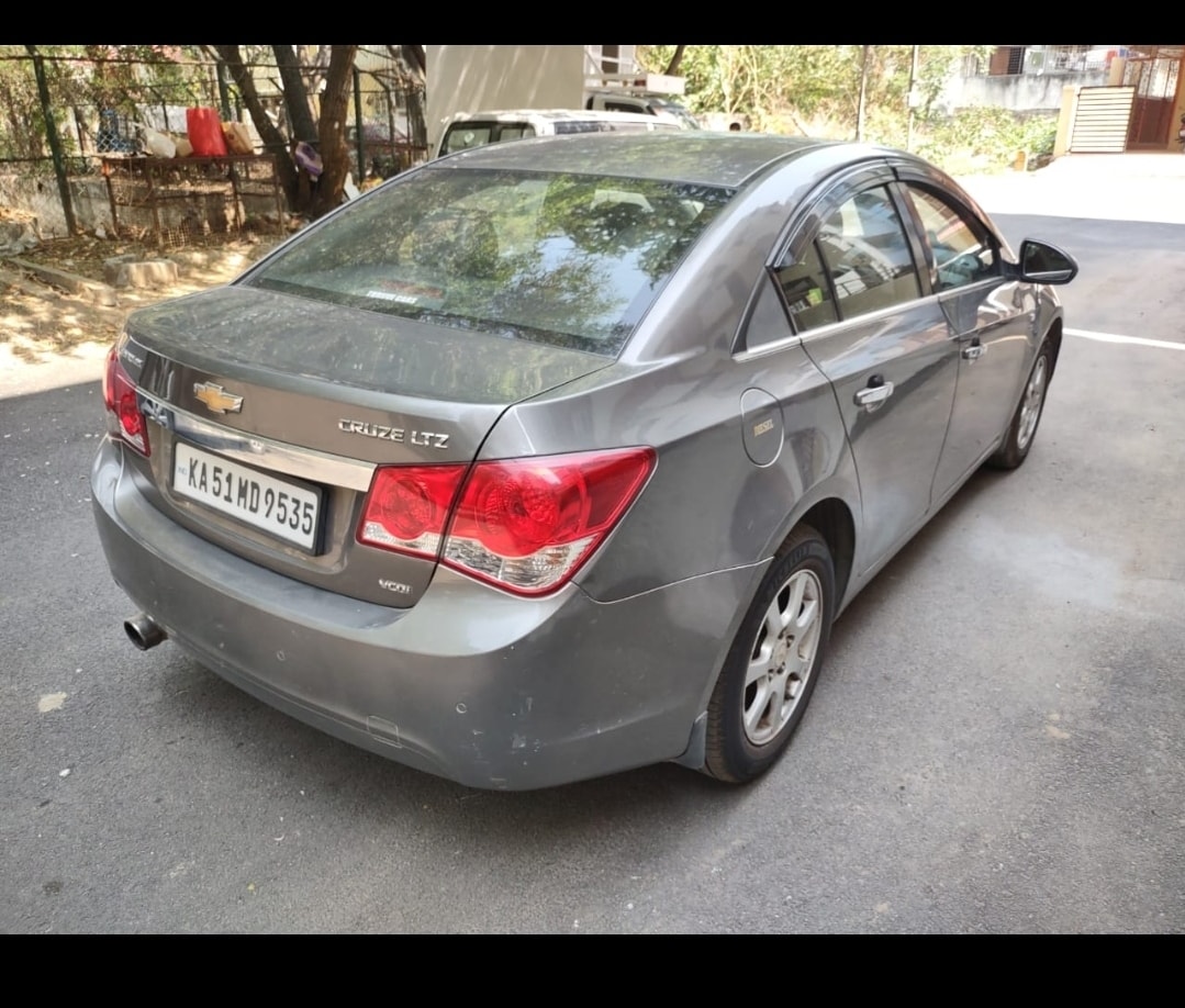 Cruze image 5 Cruze image 5