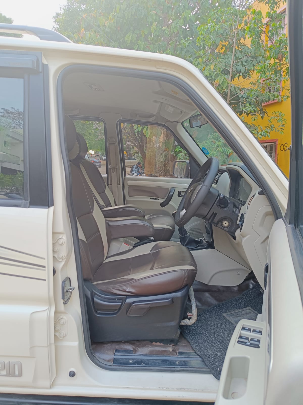 Scorpio image 16 Scorpio image 16