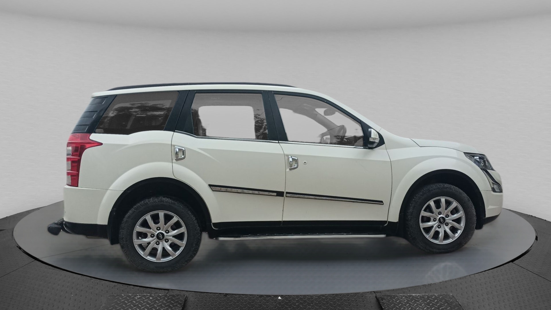 XUV500 image 6 XUV500 image 6