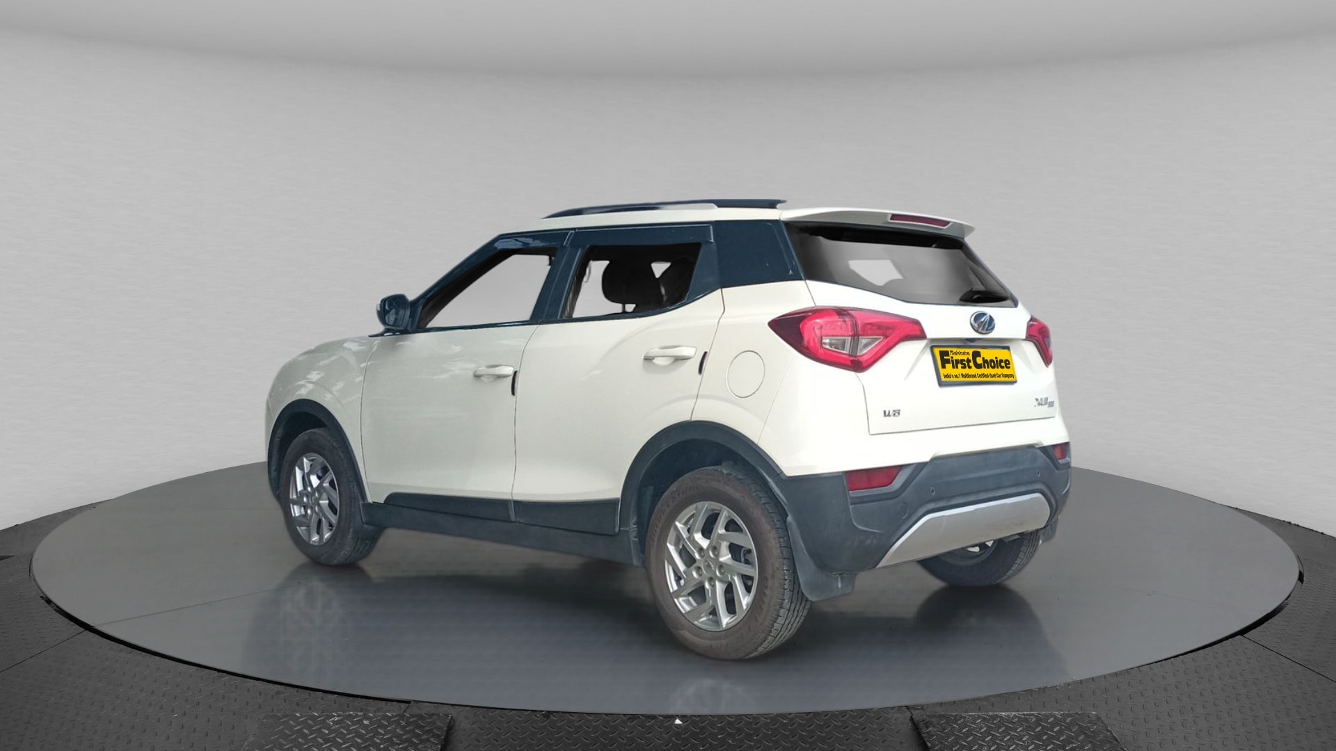 XUV300 image 3 XUV300 image 3