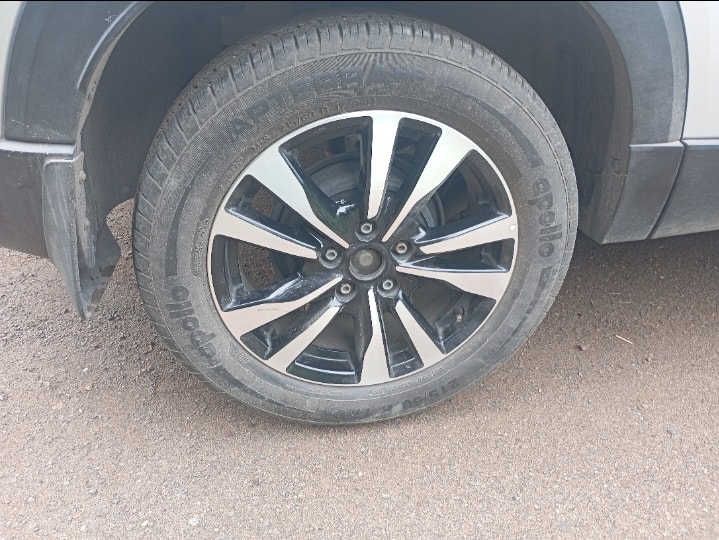 Used 2020 Nissan Kicks Used 2020 Nissan Kicks