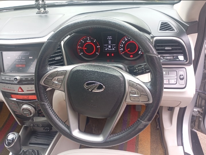 View 2019 Mahindra XUV300 W8 (O) Diesel BS IV Image 15 Used 2019 Mahindra XUV300 W8 (O) Diesel BS IV Image 15