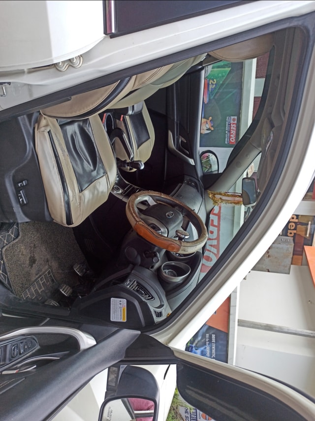 View Mahindra XUV500 Image 6 Used Mahindra XUV500 Image 6