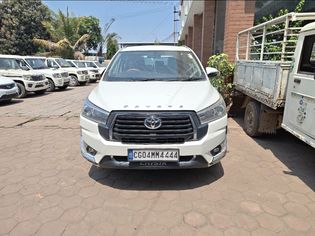 Innova Crysta image 1 Innova Crysta image 1