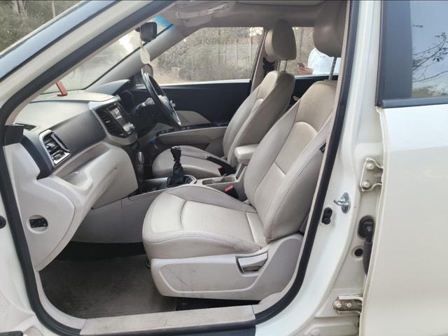 View Mahindra XUV300 Image 16 Used Mahindra XUV300 Image 16