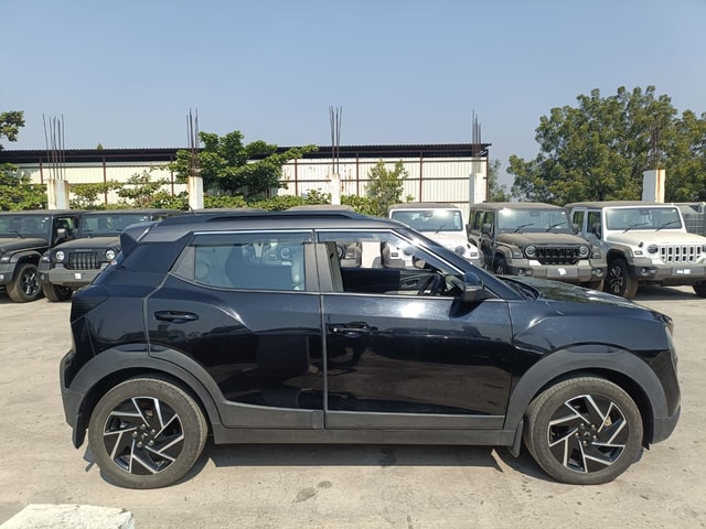View Mahindra XUV 3XO Image 5 Used Mahindra XUV 3XO Image 5