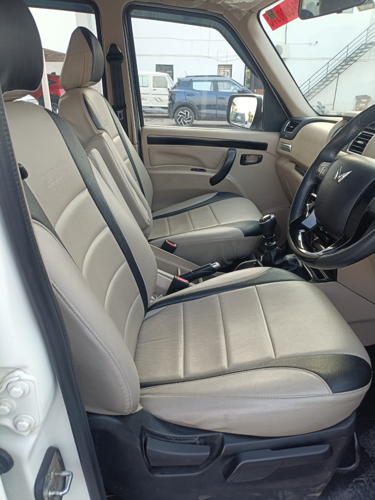 View 2022 Mahindra Scorpio Classic S 7 Seater Image 9 Used 2022 Mahindra Scorpio Classic S 7 Seater Image 9