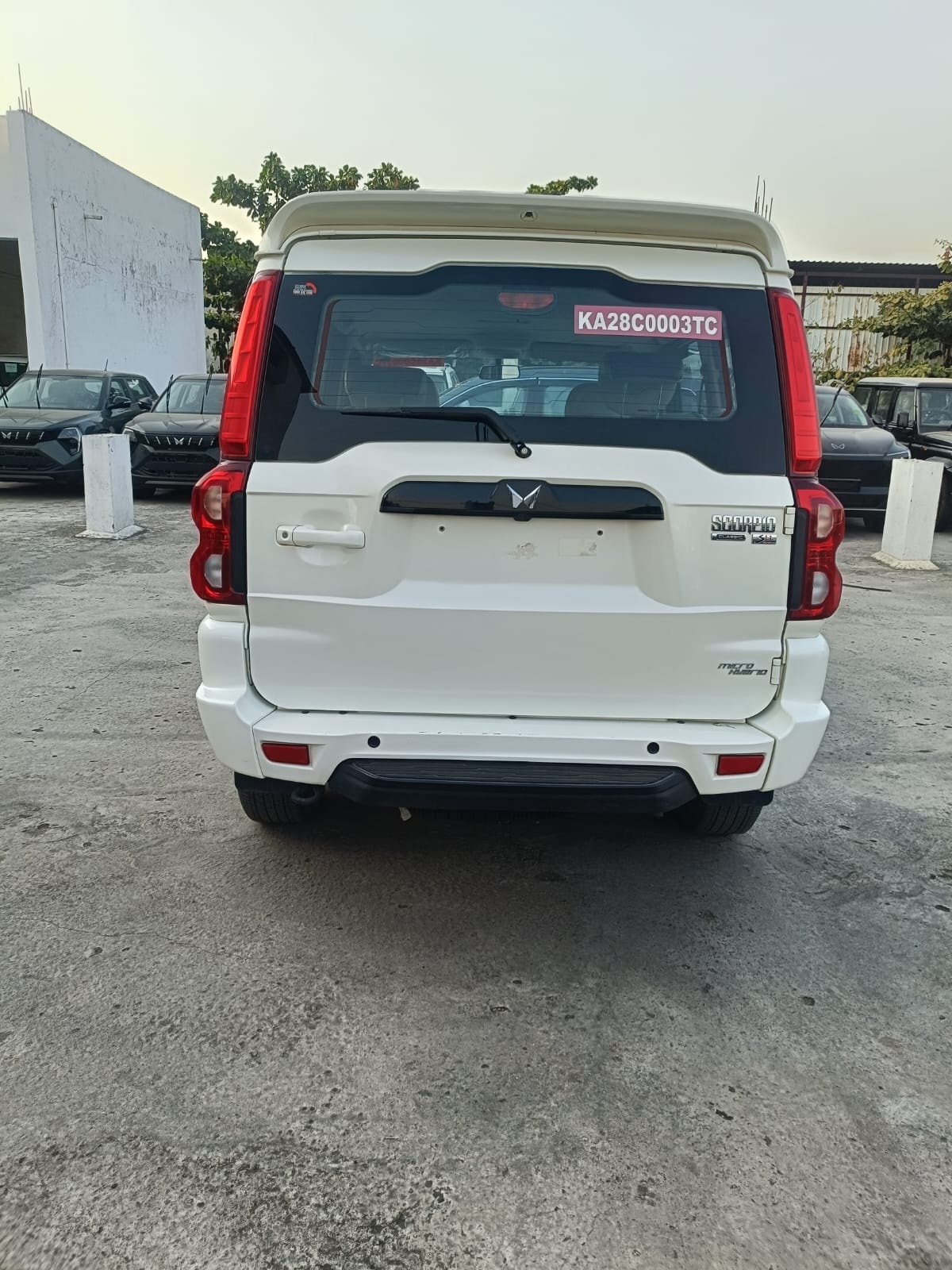 View 2022 Mahindra Scorpio Classic S 7 Seater Image 3 Used 2022 Mahindra Scorpio Classic S 7 Seater Image 3