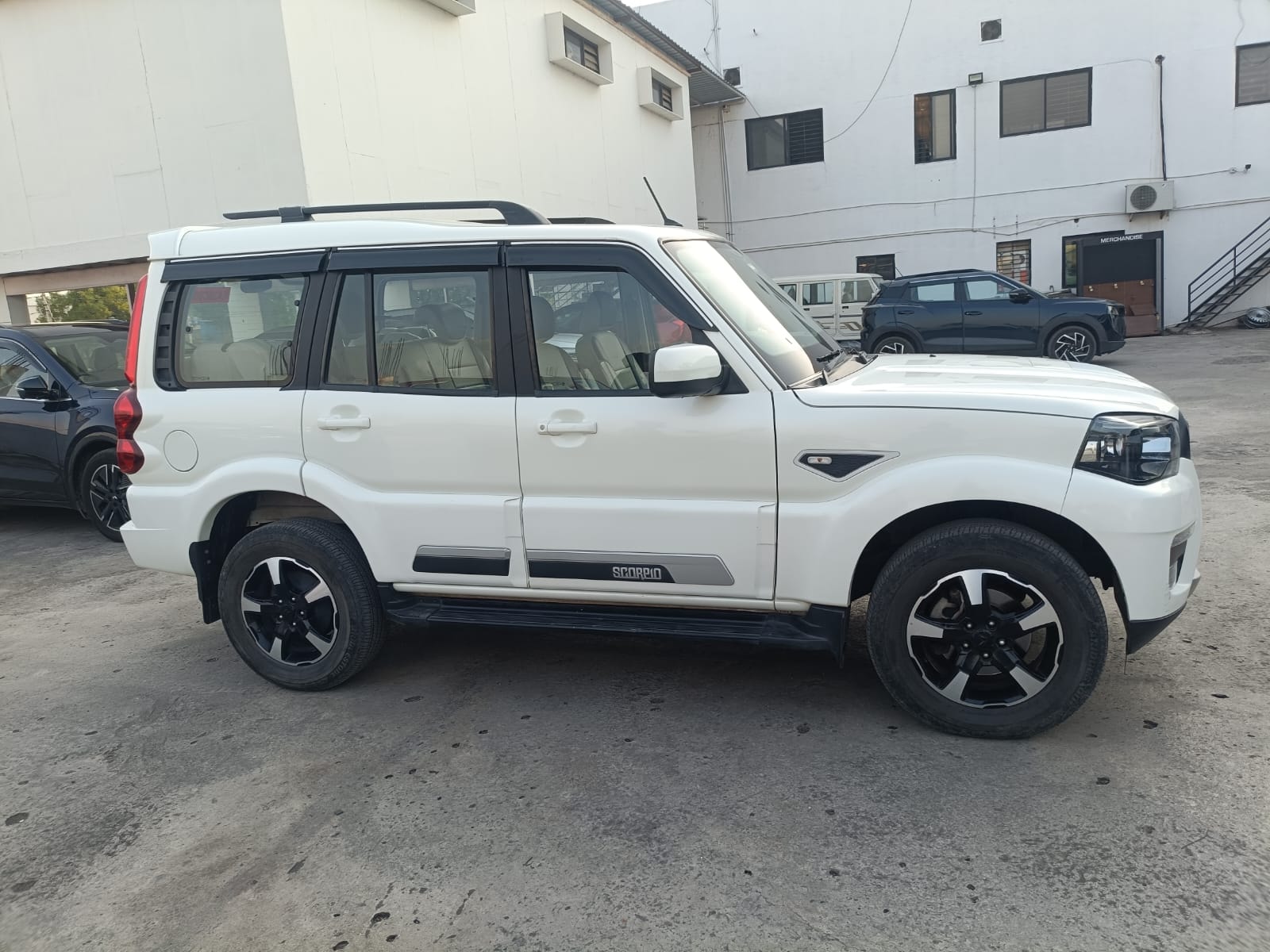 View 2022 Mahindra Scorpio Classic S 7 Seater Image 5 Used 2022 Mahindra Scorpio Classic S 7 Seater Image 5