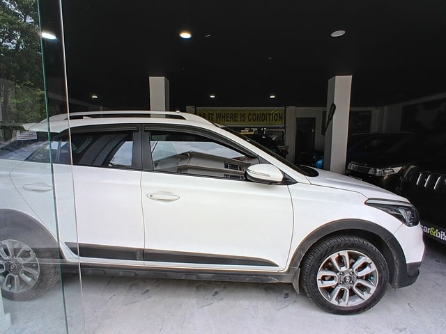 View Hyundai i20 Active Image 5 Used Hyundai i20 Active Image 5