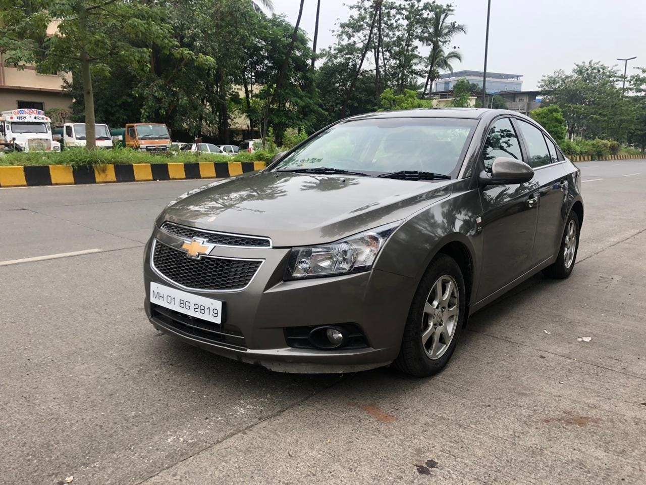 Cruze image 1 Cruze image 1